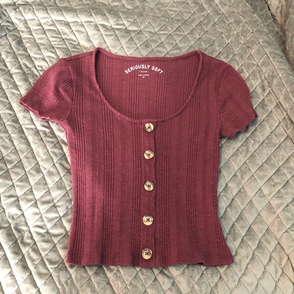 maroon shirt - Picture 1 of 2